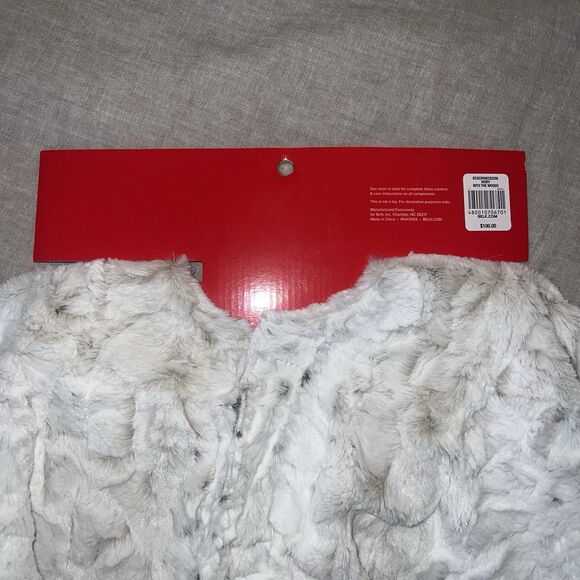 Belk Joyland Christmas Tree Skirt Ivory Into The Woods Faux Fur 48” Diameter - Picture 6 of 9